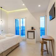 Bluetopia-Suites-Little-Venice-Mykonos