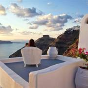 Cliff-Side-Suites-Firostefani-Santorini