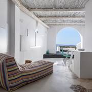 Solstice Luxury Suites Oia Santorini