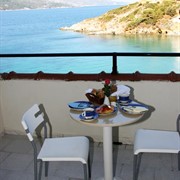 Samos-bay-3-main-street-samos 