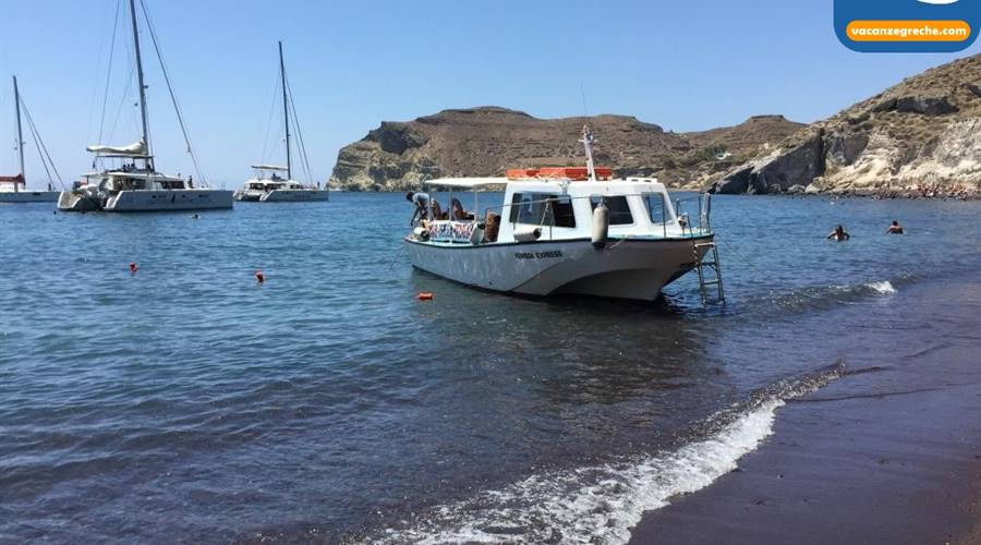 Red beach Akrotiri Santorini