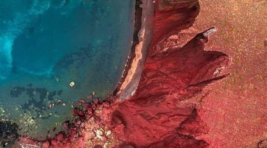 Red beach Akrotiri Santorini
