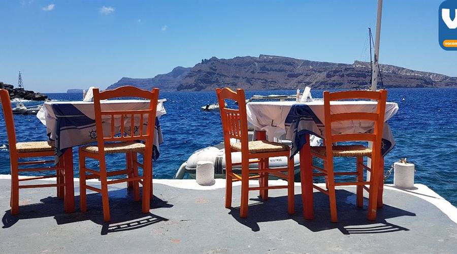 Baia di Amoudi Oia Santorini