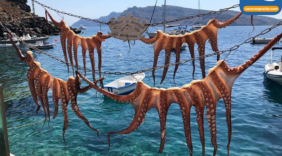 Baia di Amoudi Oia Santorini