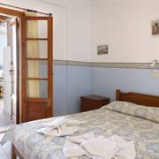 La Celestina Apartments Paros