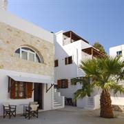 La Celestina Apartments Paros