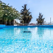 Stafylos Suites & Boutique hotel
