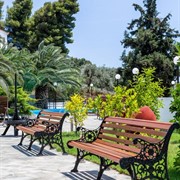 Stafylos Suites & Boutique hotel