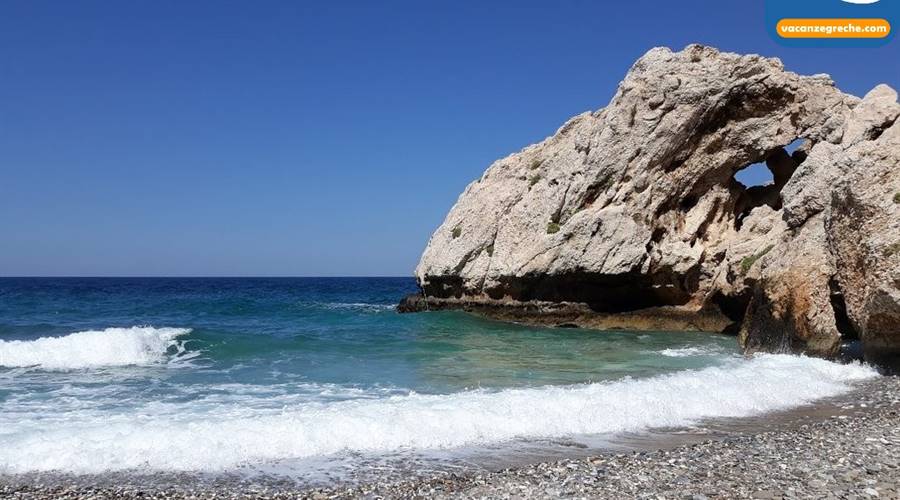 Spiaggia Mikro Seitani Karlovasi Samos