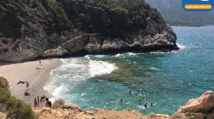 Spiaggia Mikro Seitani Karlovasi Samos