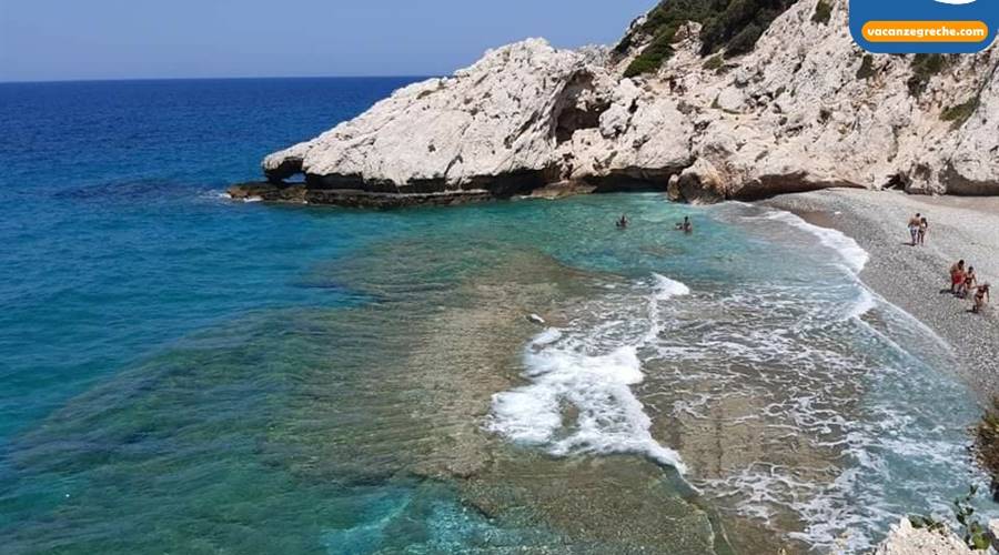Spiaggia Mikro Seitani Karlovasi Samos