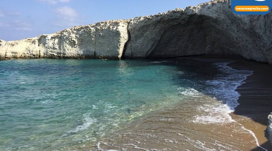 Spiaggia di Alogomandra Milos