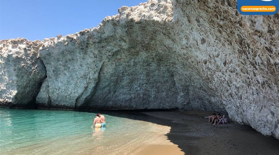Spiaggia di Alogomandra Milos