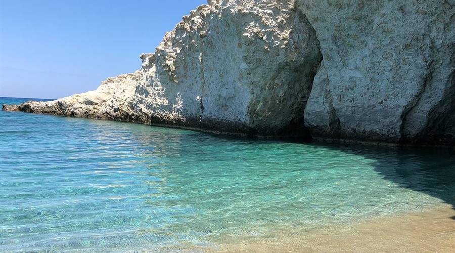 Spiaggia di Alogomandra Milos