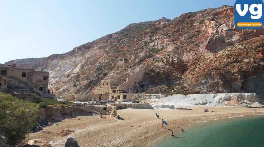 Spiaggia di Thiorichia Milos