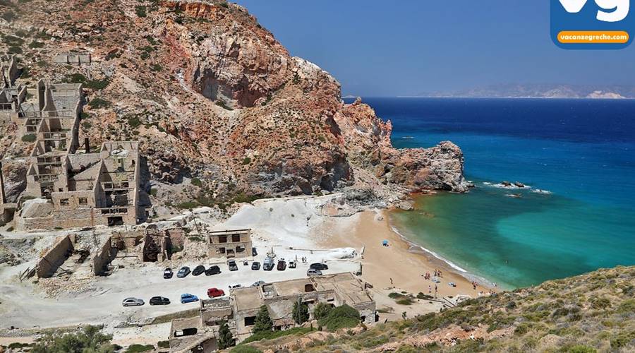 Spiaggia di Thiorichia Milos