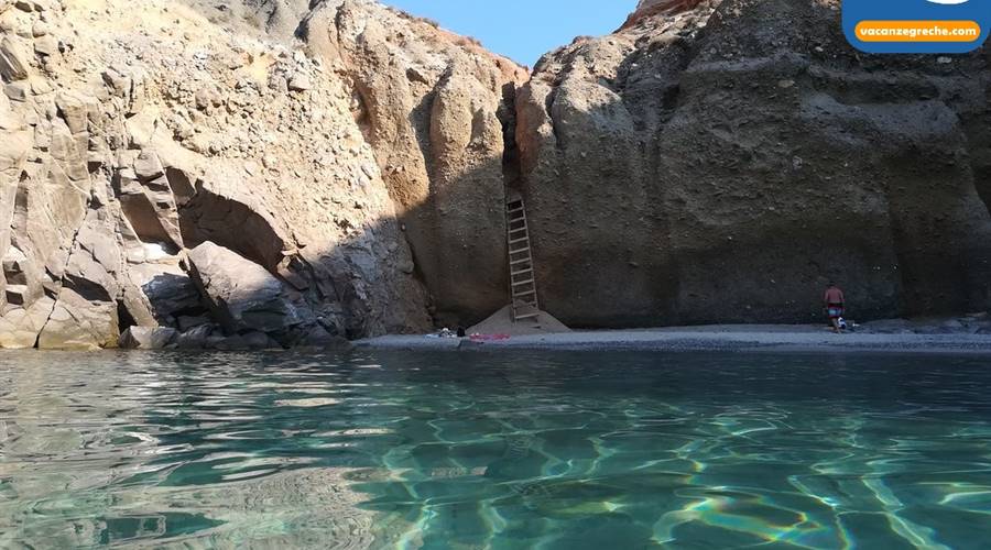 Spiaggia di Tsigrado Milos