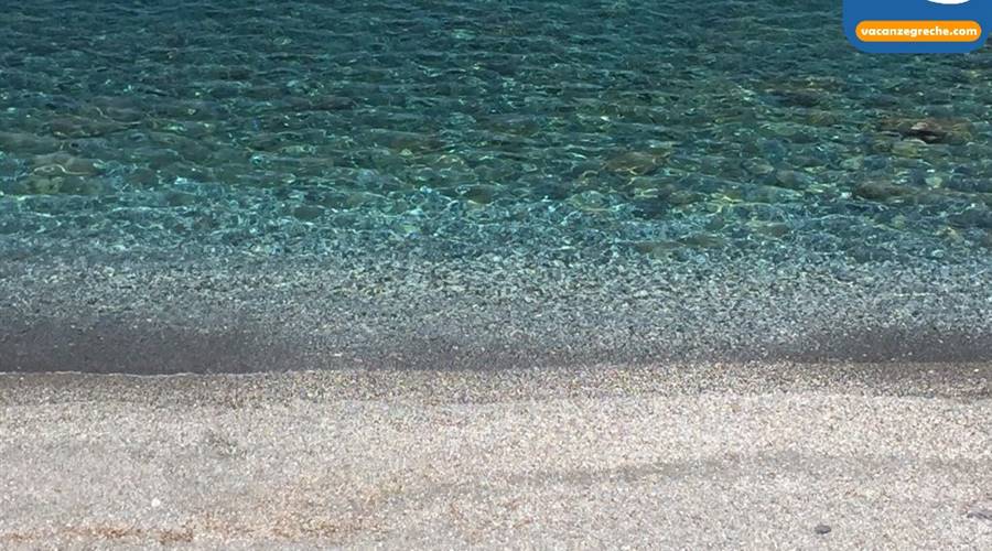 Spiaggia di Vardia Karavostasis Folegandros