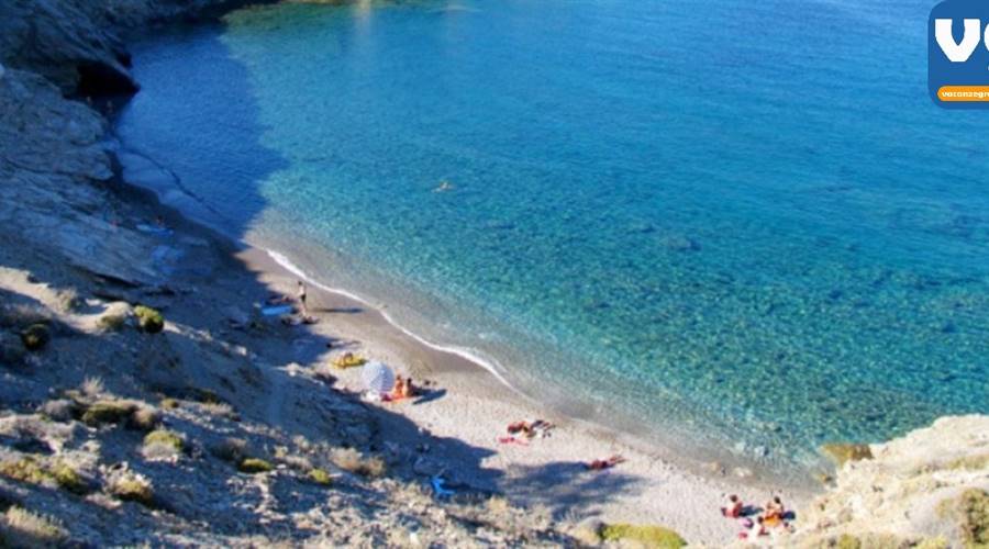 Spiaggia di Vitsentzou Karavostasis Folegandros