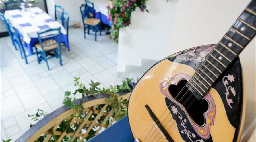 Il Bouzouki uno strumento musicale tipicamente greco