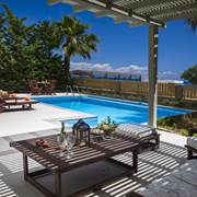 Villa-fronte-mare-skala