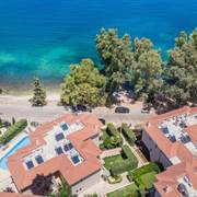 Meliti Waterfront Suites 