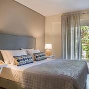 Meliti Waterfront Suites 