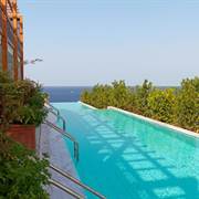 Apostolata Island Resort and Spa 