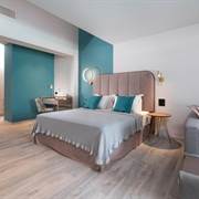 Lagomandra Beach Hotel