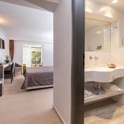 Lagomandra Hotel and Spa 