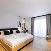 Kentro Luxury Suites 