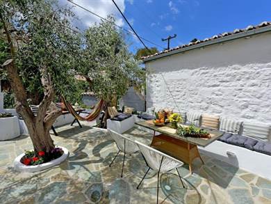 Olivo II Luxury Apartment Hydra